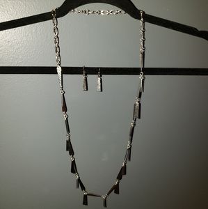 Necklace and earrings set